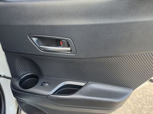 Used 2018 Toyota C-HR XLE FWD image 15