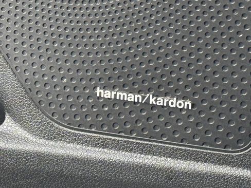 Used 2022 Kia Niro EX image 12