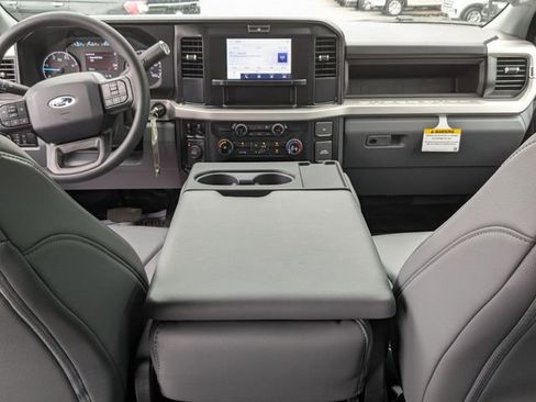 New 2025 Ford F350 XL w/ XL Chrome Package image 19