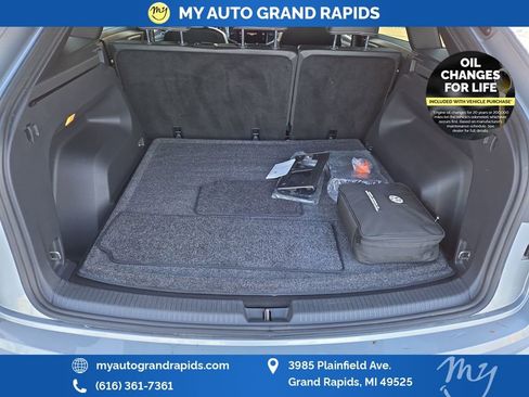 Used 2022 Volkswagen Atlas Cross Sport SE image 25