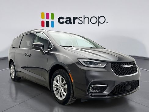 Used 2021 Chrysler Pacifica Touring w/ Cold Weather Group image 7