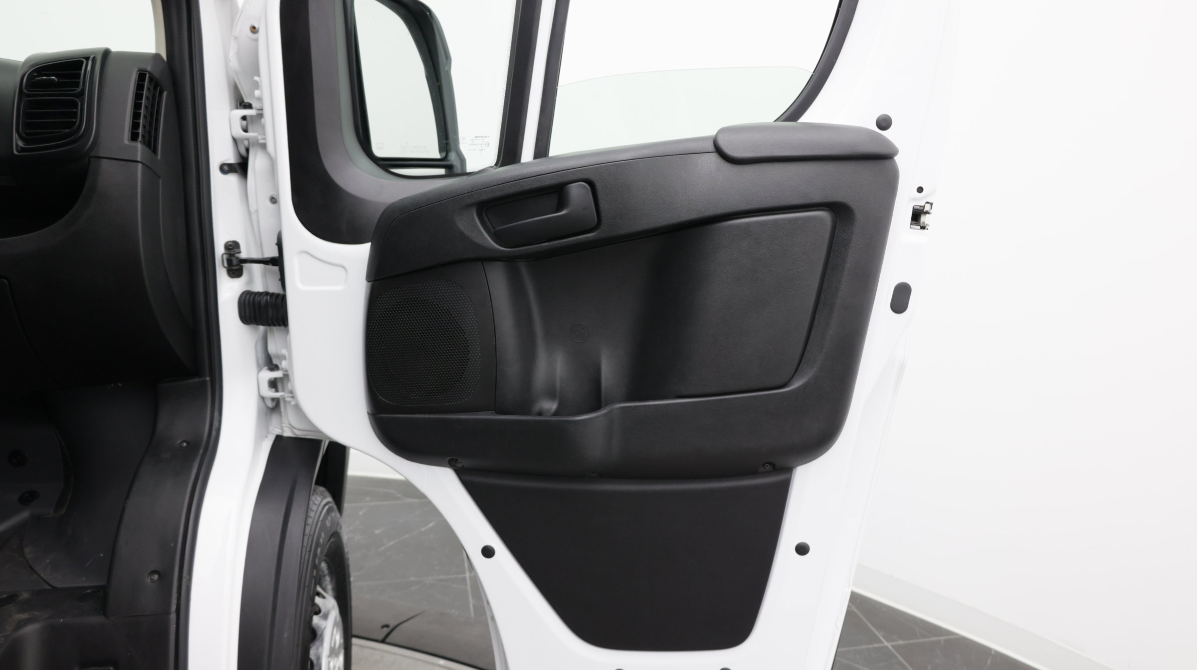 Used 2024 RAM ProMaster 2500 w/ Convenience Group FWD image 33