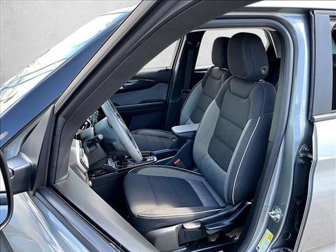 Certified 2025 Chevrolet TrailBlazer LS FWD image 25