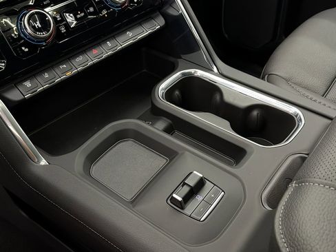 Used 2026 GMC Sierra 3500 Denali w/ Technology Package image 21