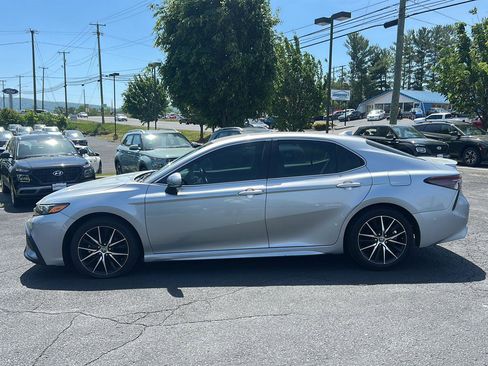 Used 2024 Toyota Camry SE FWD image 2