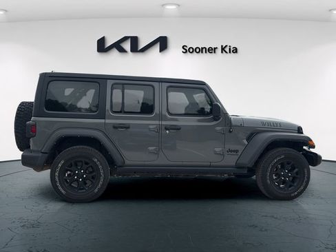Used 2022 Jeep Wrangler Unlimited Sport AWD/4WD image 7