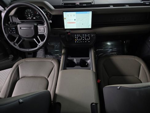 Used 2025 Land Rover Defender 110 S AWD/4WD image 4