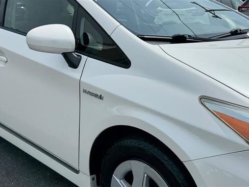 Used 2011 Toyota Prius Three w/ Solar Roof Pkg FWD image 21