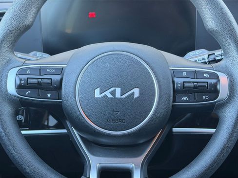 Used 2025 Kia Sportage LX image 27