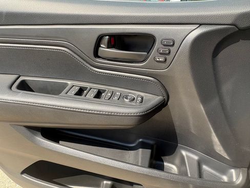 Used 2025 Honda Odyssey Sport-L image 11