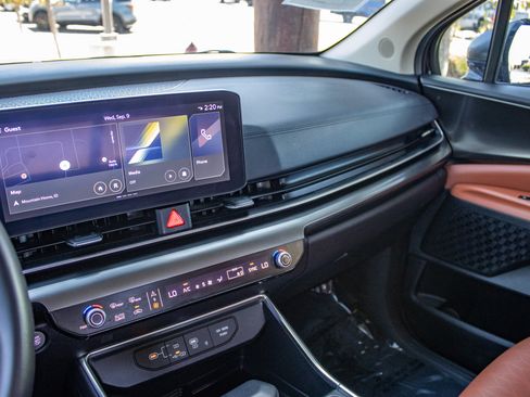 Used 2025 Kia Carnival SX w/ SX Dark Edition Package FWD image 39