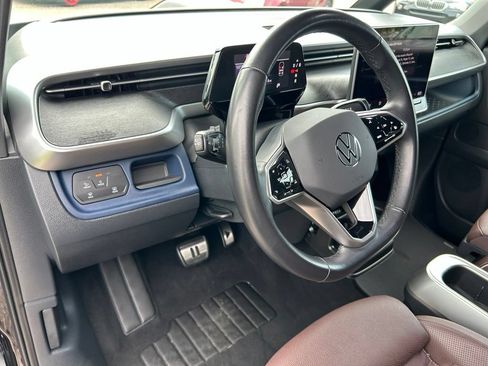 Used 2025 Volkswagen ID. Buzz Pro S RWD image 16