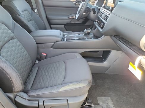 New 2025 Nissan Pathfinder S image 19