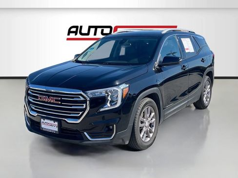 Used 2023 GMC Terrain SLT image 3