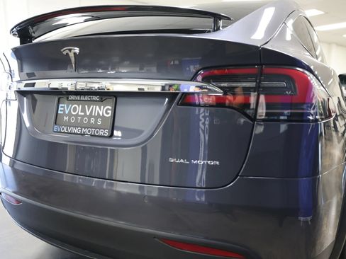 Used 2020 Tesla Model X Long Range AWD/4WD image 18