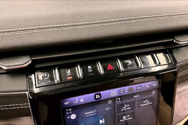 Used 2022 Jeep Grand Cherokee L Limited AWD/4WD image 38