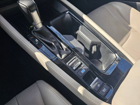 Used 2024 Honda Accord Touring image 23