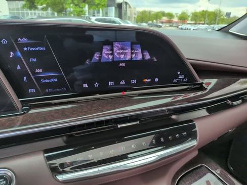 Certified 2024 Cadillac Escalade Sport Platinum w/ LPO, ONYX Package AWD/4WD image 19
