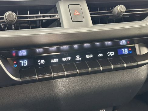 Used 2023 Lexus UX 250h F Sport image 16