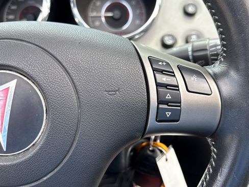 Used 2008 Pontiac Solstice GXP w/ Premium Package image 13