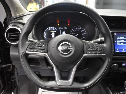 Used 2022 Nissan Kicks SV FWD image 23
