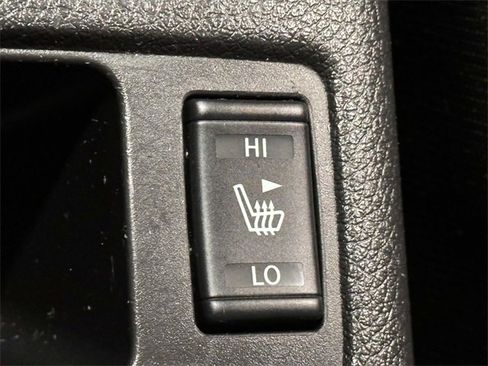 Used 2017 Nissan Rogue Sport SL image 28