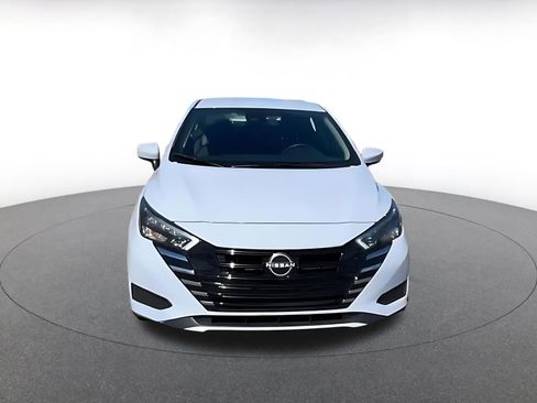 Used 2025 Nissan Versa SV image 4