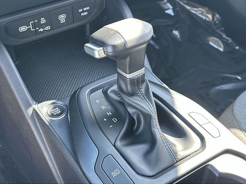 Certified 2025 Kia K4 FWD image 19