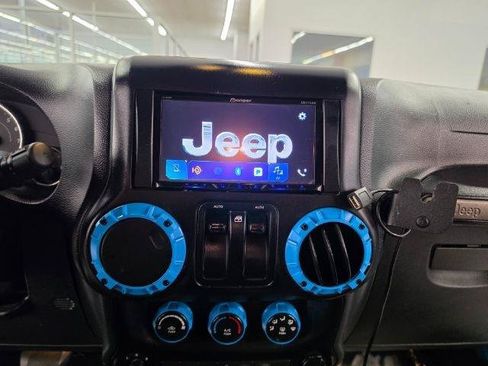 Used 2017 Jeep Wrangler Sport w/ Quick Order Package 24S AWD/4WD image 15