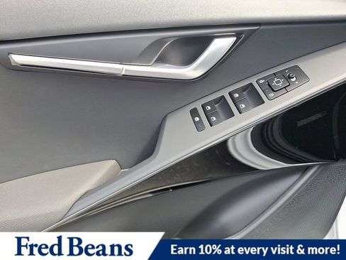 New 2025 Kia Niro EX image 8