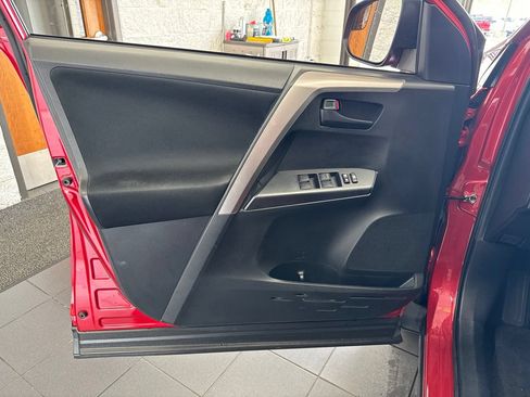 Certified 2016 Toyota RAV4 LE AWD/4WD image 33
