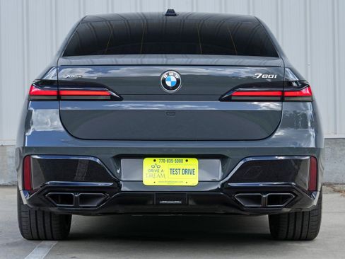 Used 2023 BMW 760i xDrive w/ Executive Package AWD/4WD image 11