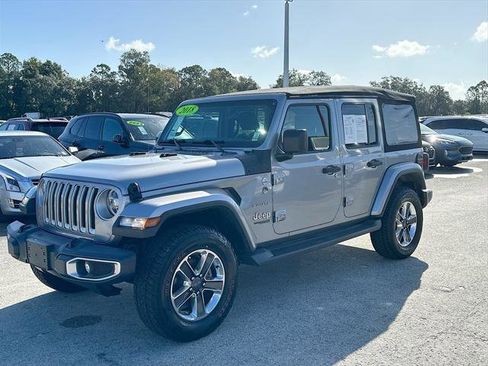 Certified 2018 Jeep Wrangler Unlimited Sahara w/ Dual Top Group AWD/4WD image 3