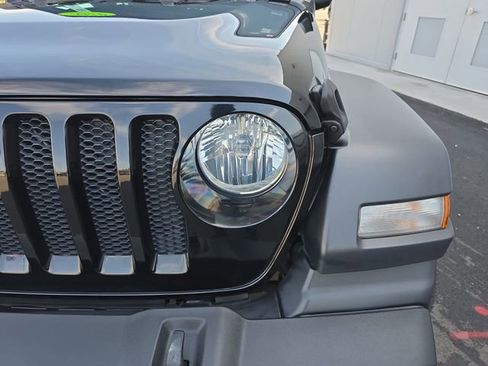 Used 2019 Jeep Wrangler Unlimited Sport image 22