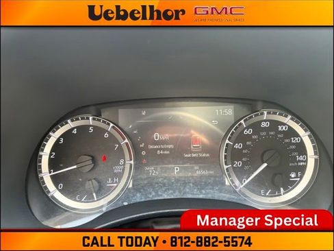 Used 2023 Toyota Highlander XLE FWD image 32