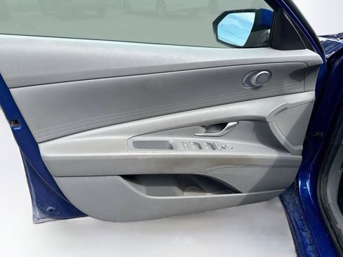 Used 2023 Hyundai Elantra SEL w/ Winter Weather Package FWD image 7