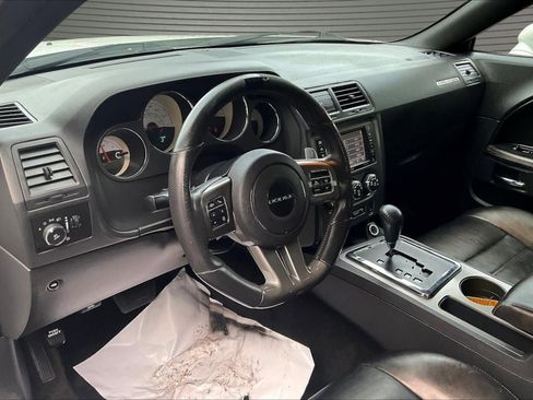 Used 2014 Dodge Challenger SXT RWD image 16