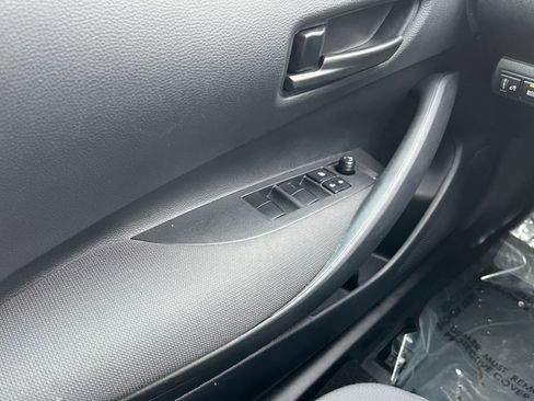 Used 2025 Toyota Corolla LE image 18