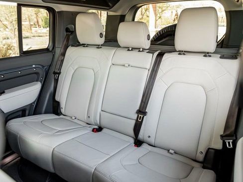 New 2026 Land Rover Defender 110 X-Dynamic SE image 22