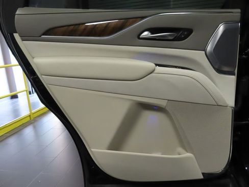 Certified 2023 Cadillac Escalade Premium Luxury Platinum image 10