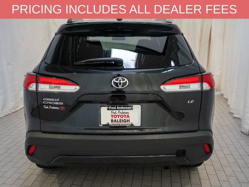 Used 2025 Toyota Corolla Cross LE FWD image 4