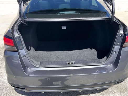 Used 2024 Nissan Versa S FWD image 18