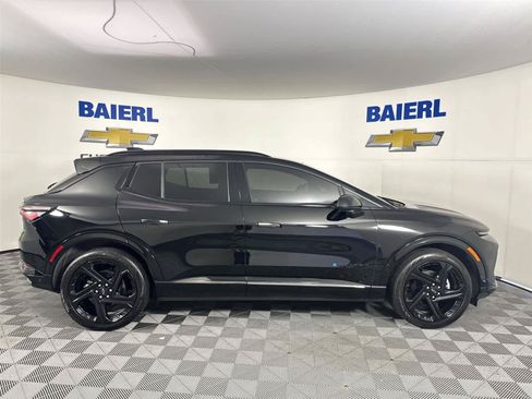 Used 2024 Chevrolet Equinox EV RS FWD image 6