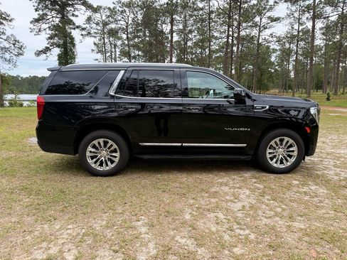 Used 2023 GMC Yukon SLT AWD/4WD image 6