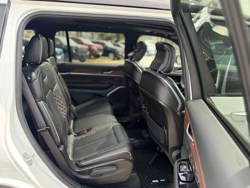 Used 2023 Jeep Grand Cherokee L Summit AWD/4WD image 30