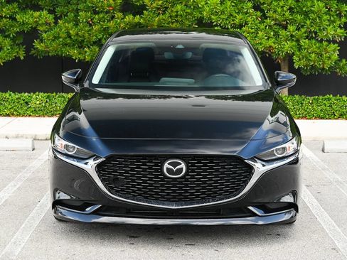 Used 2019 MAZDA MAZDA3 Sedan w/ Select Package FWD image 2