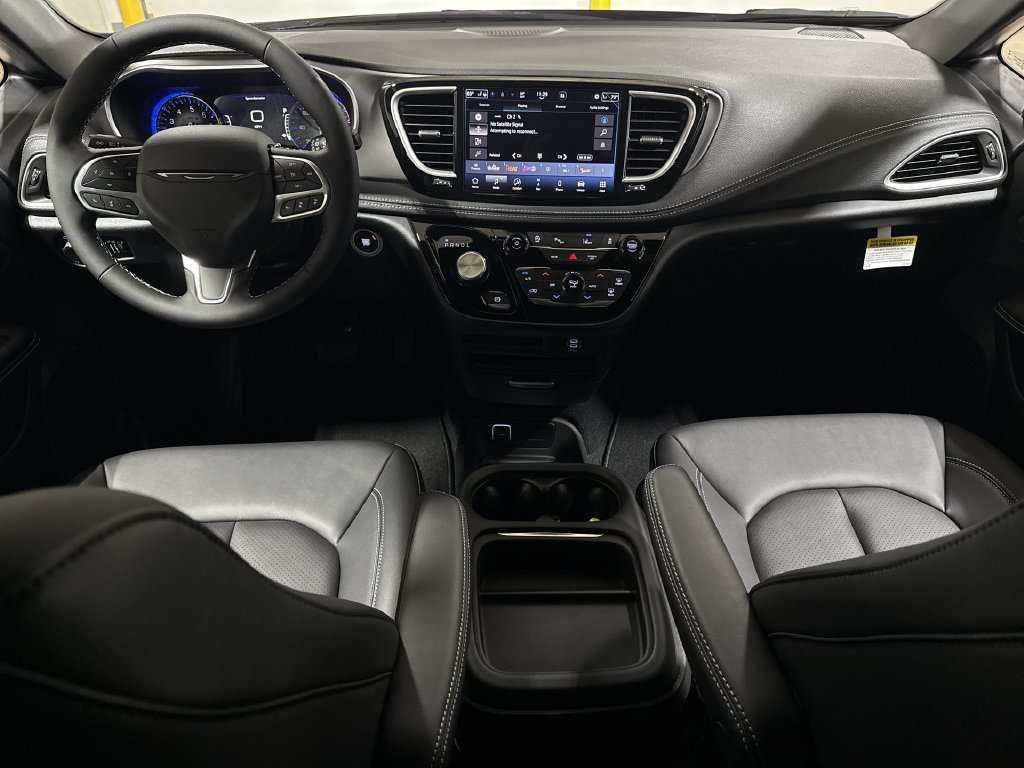 New 2027 Chrysler Pacifica Select w/ Family Tech Group AWD/4WD image 10