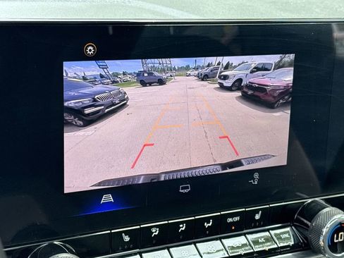 Used 2024 Chevrolet Colorado ZR2 AWD/4WD image 17