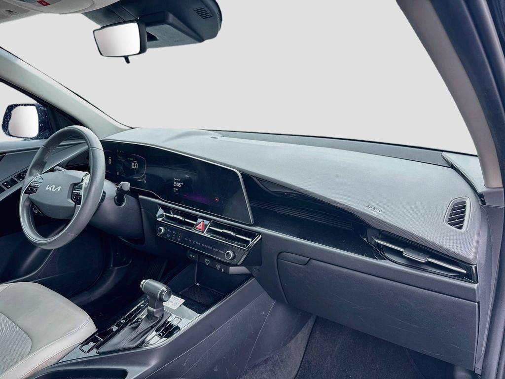 Certified 2023 Kia Niro EX FWD image 31