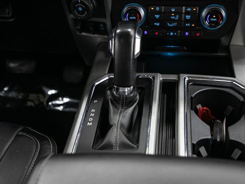 Used 2019 Ford F150 Lariat w/ Equipment Group 502A Luxury AWD/4WD image 20